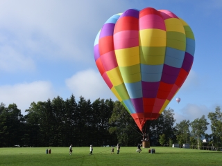 hot-air balloon